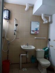 Blk 215 Lorong 8 Toa Payoh (Toa Payoh), HDB 5 Rooms #576845831